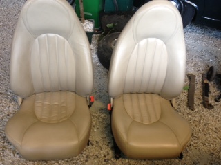 Front seats Beigge leather Trimcode SDZ